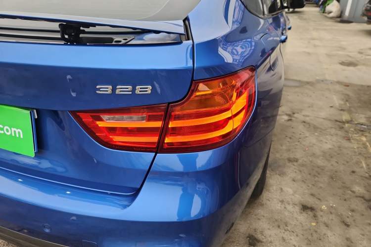 Used BMW 3 Series GT 2016 328i Design Package Model Exterior 2