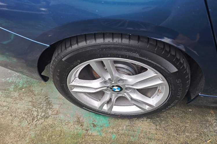 Used BMW 3 Series GT 2016 320i Design Package Edition Exterior 3