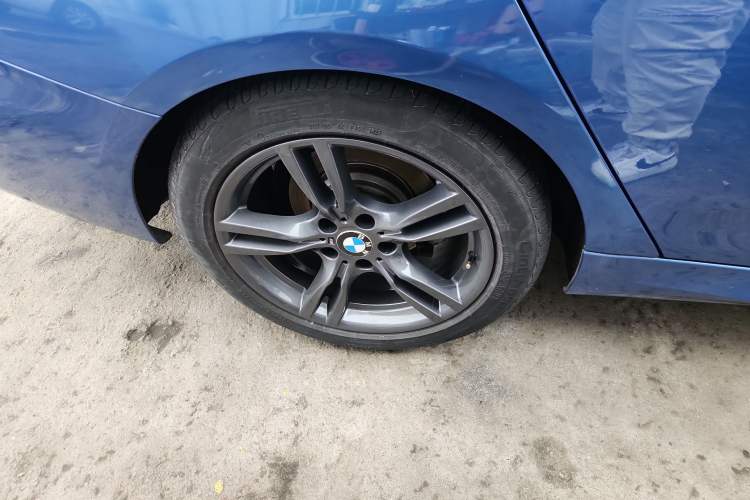 Used BMW 3 Series GT 2016 328i Design Package Model Exterior 4