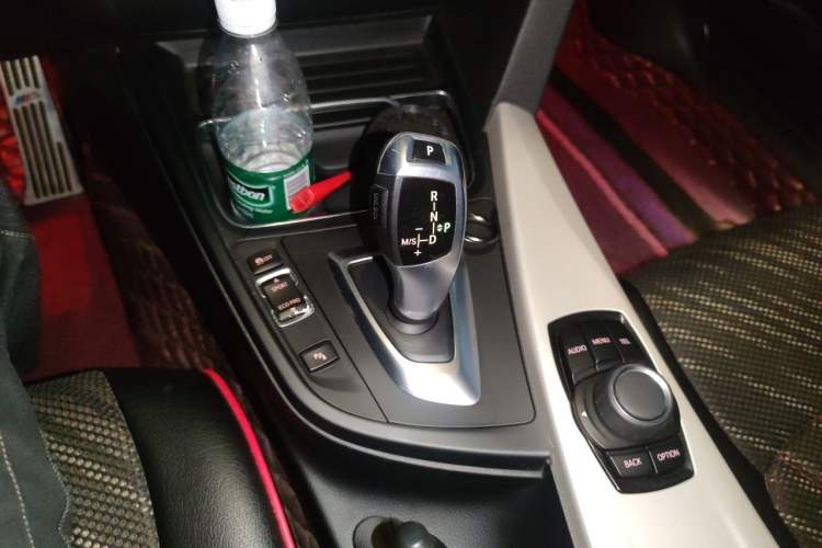 Used BMW 3 Series GT 2016 320i Fashion Model Gear Lever