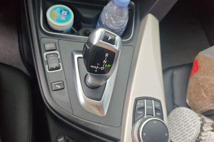 Used BMW 3 Series GT 2016 320i Fashion Model Gear Lever