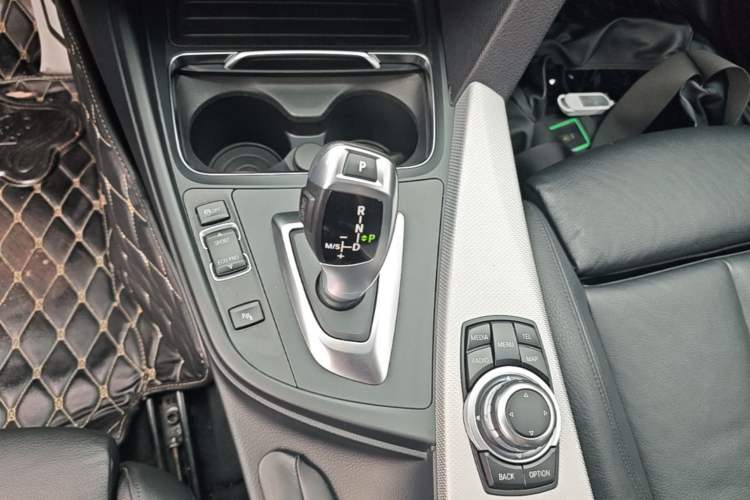 Used BMW 3 Series GT 2016 320i Design Package Edition Gear Lever