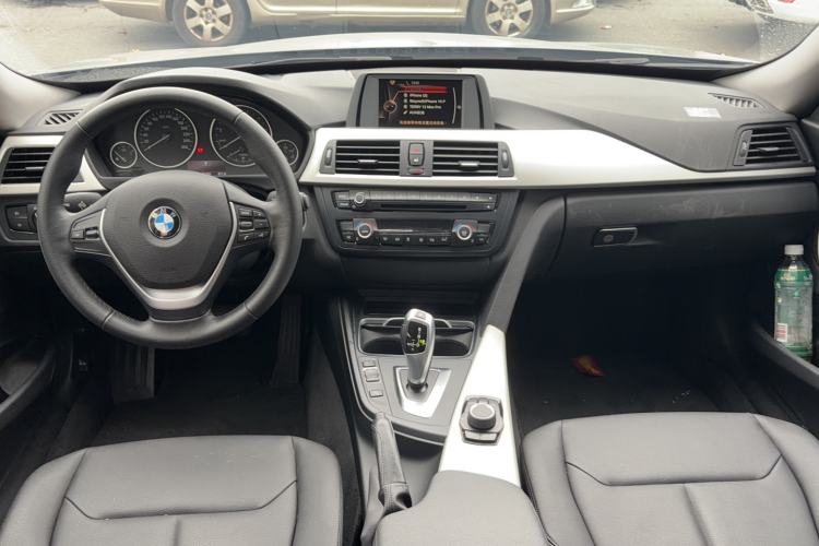 Used BMW 3 Series GT 2016 320i Fashion Model Interior 3