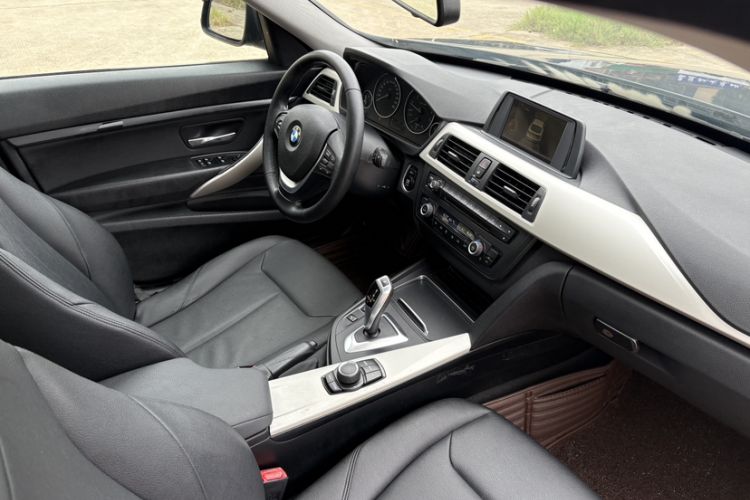 Used BMW 3 Series GT 2016 320i Fashion Model Interior 7