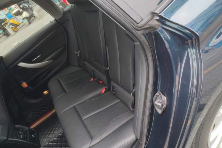 Used BMW 3 Series GT 2016 320i Fashion Model Left Rear Seat