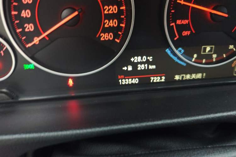 Used BMW 3 Series GT 2016 320i Design Package Edition Odometer Close Up