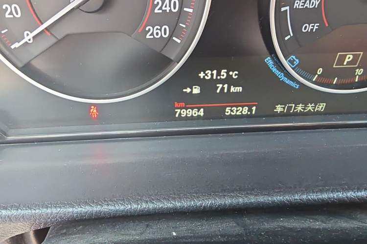 Used BMW 3 Series GT 2016 320i Design Package Edition Odometer Close Up