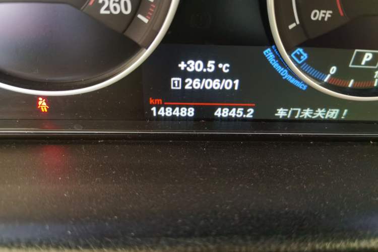 Used BMW 3 Series GT 2016 320i Design Package Edition Odometer Close Up