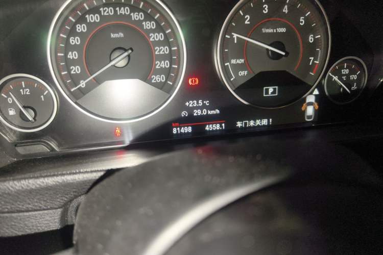 Used BMW 3 Series GT 2016 320i Design Package Edition Odometer Close Up