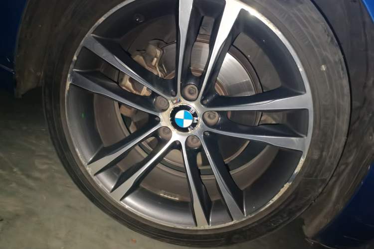 Used BMW 3 Series GT 2016 328i Design Package Model Right Front Wheel Hub