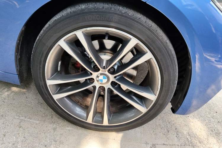 Used BMW 3 Series GT 2016 328i Design Package Model Right Front Wheel Hub