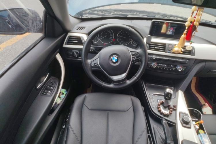 Used BMW 3 Series GT 2016 320i Fashion Model Steering Wheel