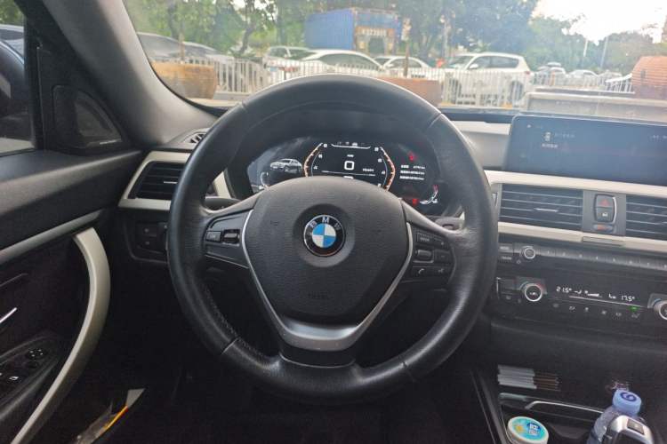 Used BMW 3 Series GT 2016 320i Fashion Model Steering Wheel