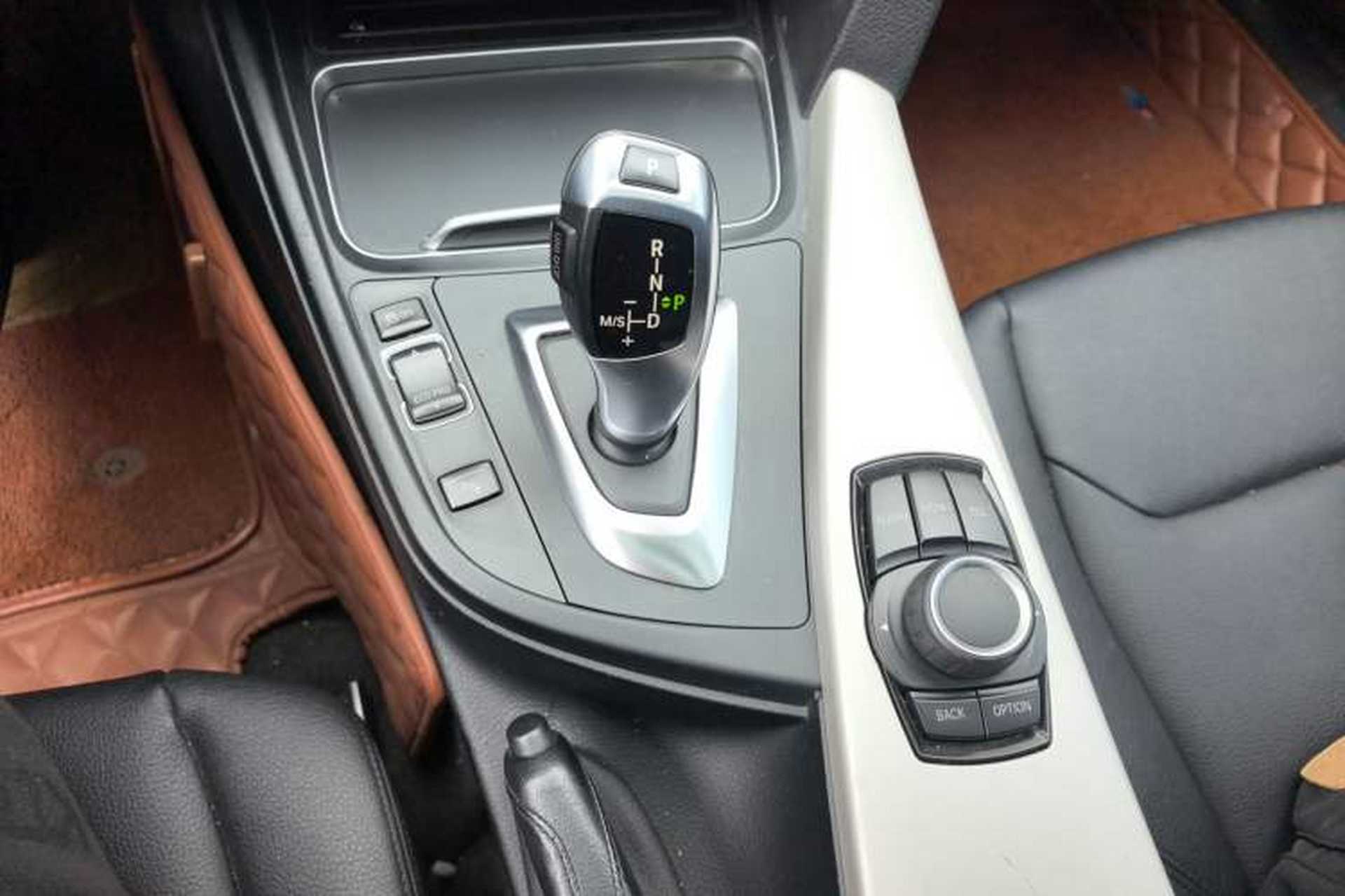 Used BMW 3 Series GT 2016 320i Fashion Model Gear Lever