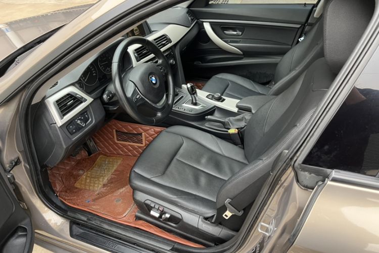 Used BMW 3 Series GT 2016 320i Fashion Model Interior 5