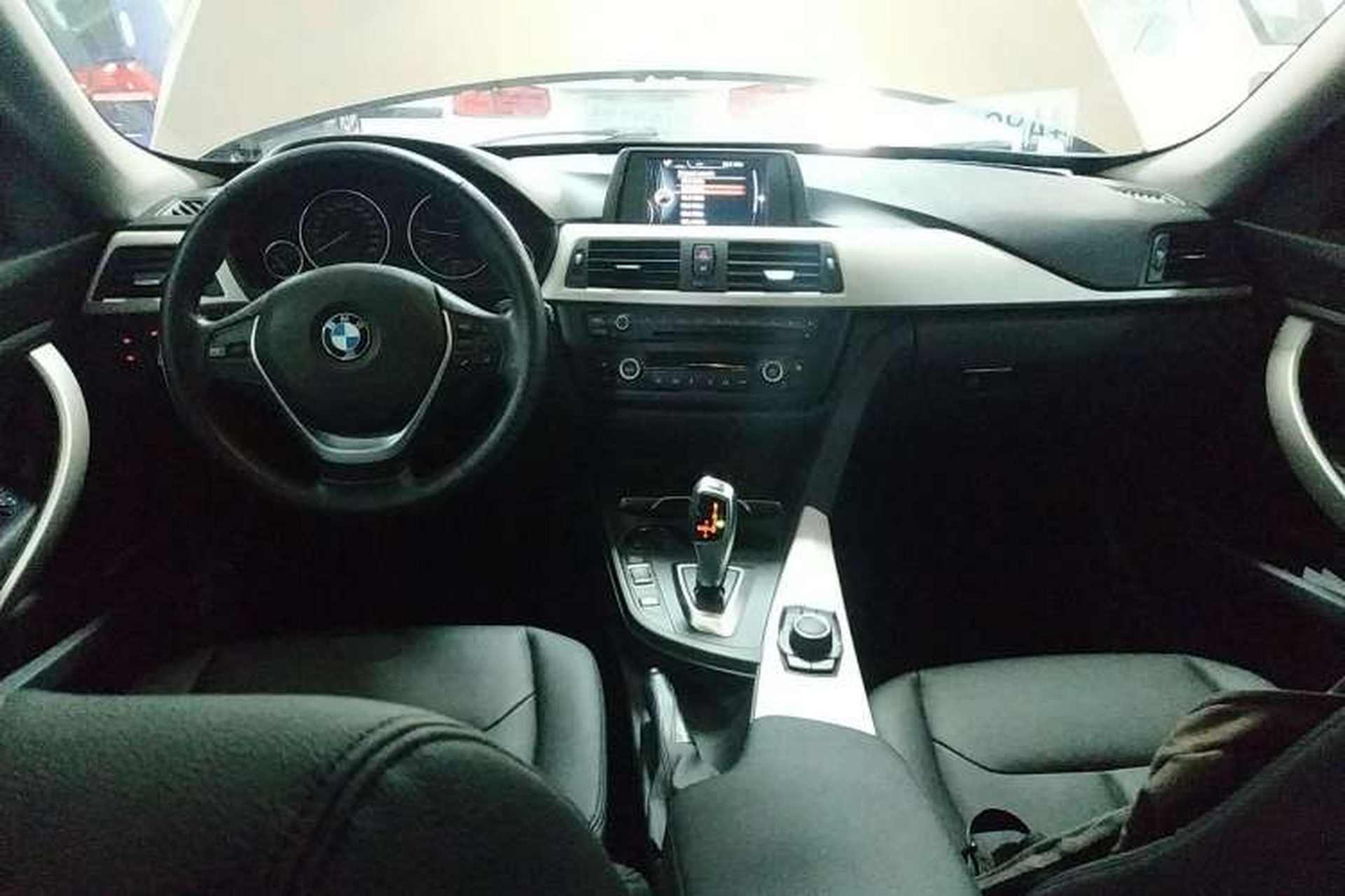 Used BMW 3 Series GT 2016 320i Fashion Model Center Console