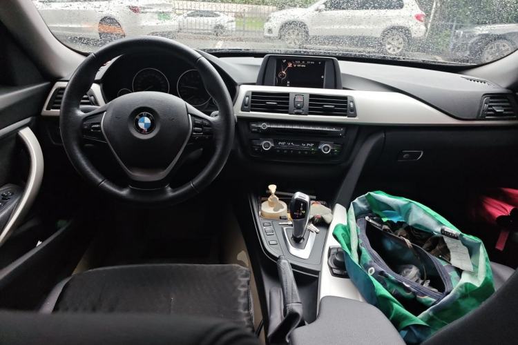 Used BMW 3 Series GT 2016 320i Fashion Model Center Console