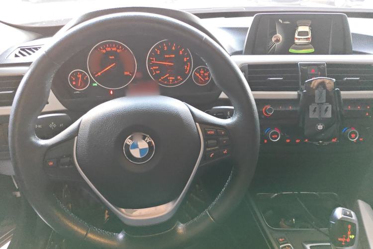 Used BMW 3 Series GT 2016 320i Fashion Model Center Console