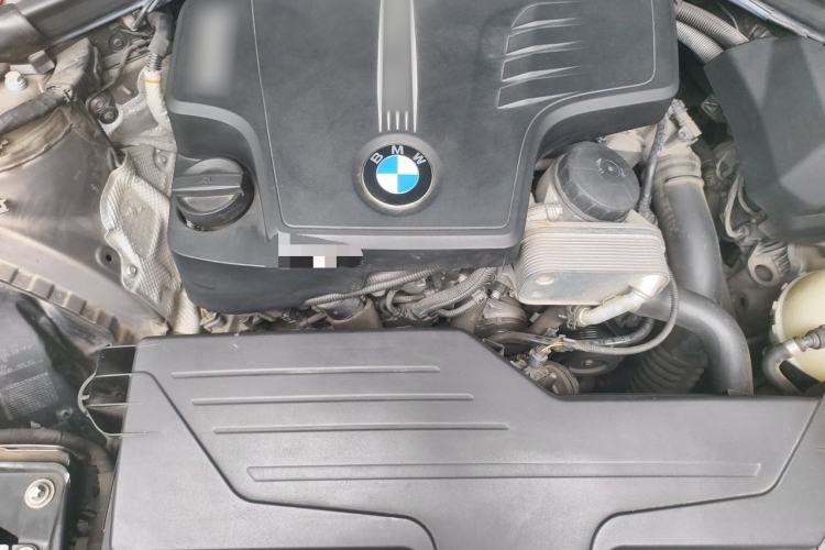 Used BMW 3 Series GT 2016 320i Fashion Model Engine Bay