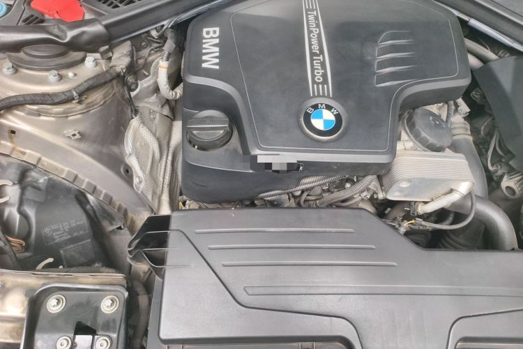 Used BMW 3 Series GT 2016 320i Fashion Model Engine Bay Right
