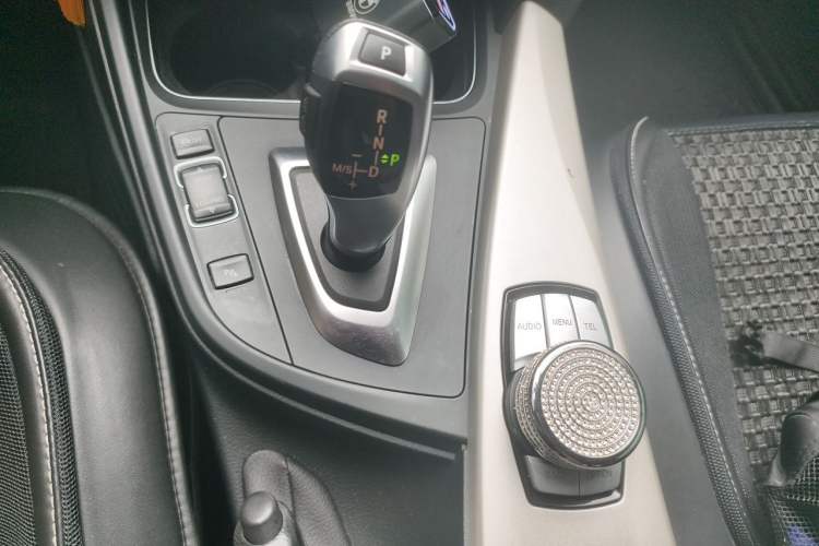 Used BMW 3 Series GT 2016 320i Fashion Model Gear Lever