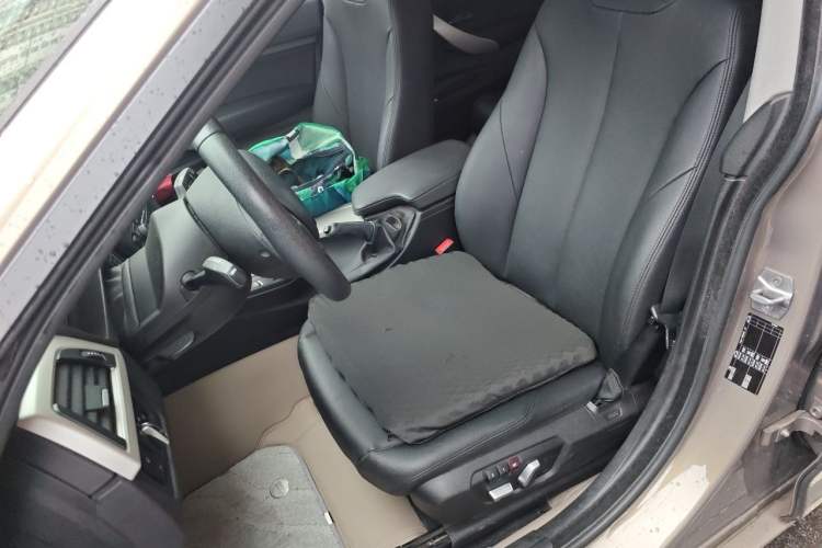 Used BMW 3 Series GT 2016 320i Fashion Model Left Front Seat