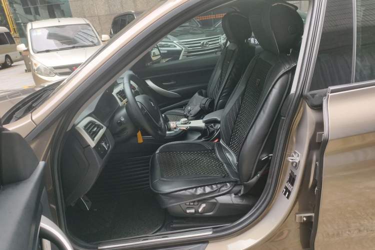 Used BMW 3 Series GT 2016 320i Fashion Model Left Front Seat