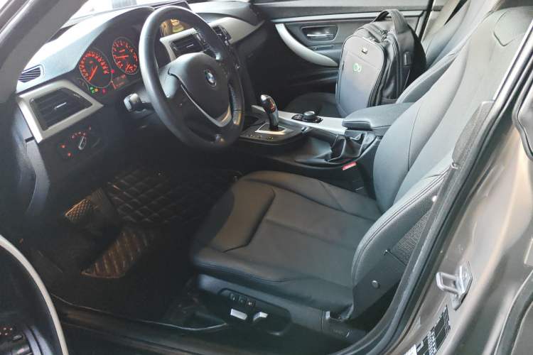 Used BMW 3 Series GT 2016 320i Fashion Model Left Front Seat