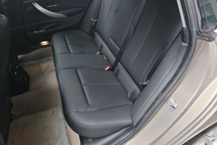 Used BMW 3 Series GT 2016 320i Fashion Model Left Rear Seat