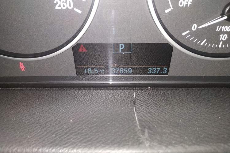 Used BMW 3 Series GT 2016 320i Fashion Model Odometer Close Up