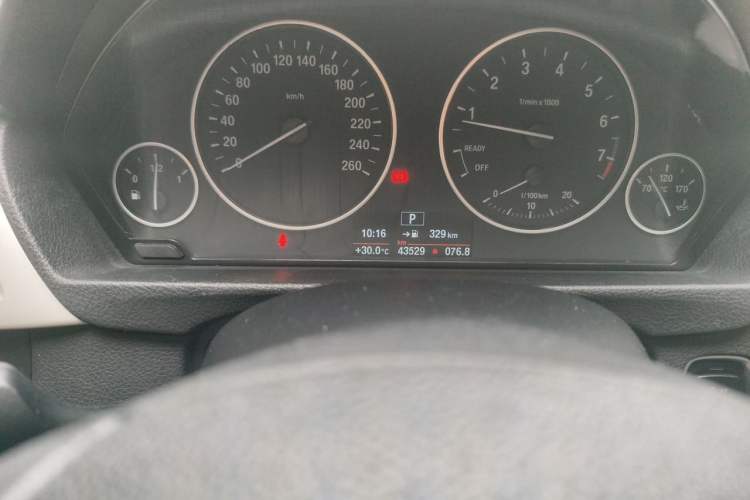 Used BMW 3 Series GT 2016 320i Fashion Model Odometer Close Up