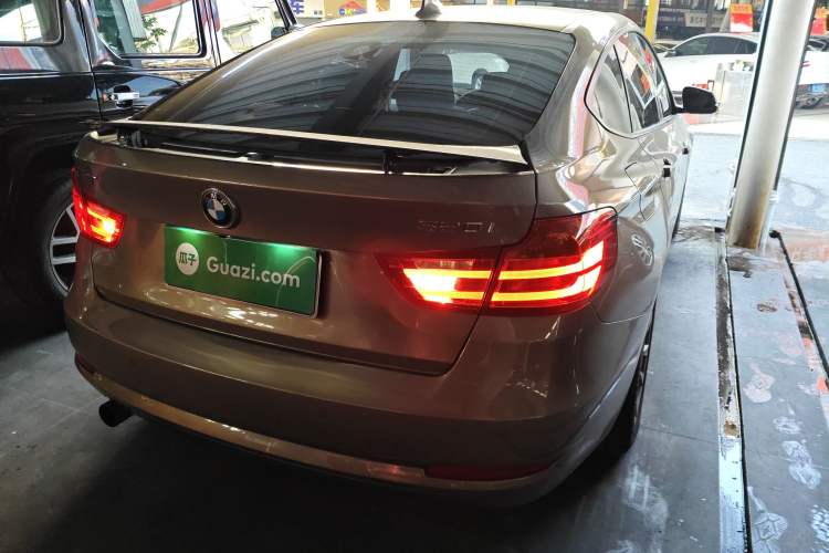 Used BMW 3 Series GT 2016 320i Fashion Model Rear Right 45 Deg