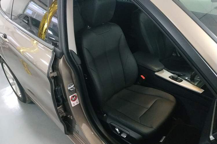 Used BMW 3 Series GT 2016 320i Fashion Model Right Front Seat