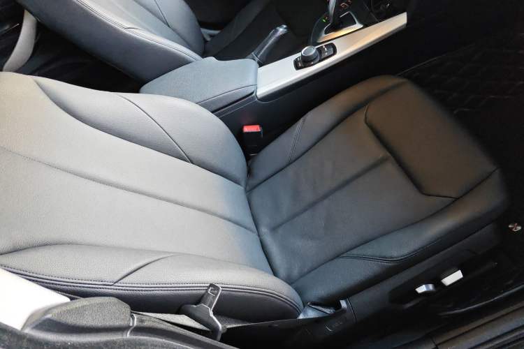 Used BMW 3 Series GT 2016 320i Fashion Model Right Front Seat