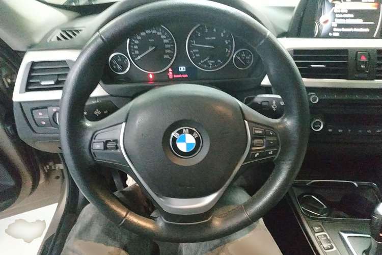 Used BMW 3 Series GT 2016 320i Fashion Model Steering Wheel