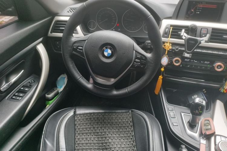 Used BMW 3 Series GT 2016 320i Fashion Model Steering Wheel