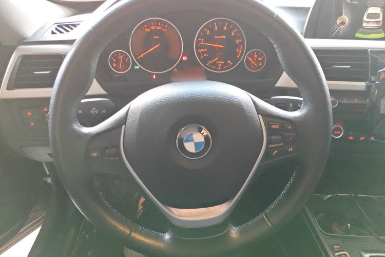Used BMW 3 Series GT 2016 320i Fashion Model Steering Wheel