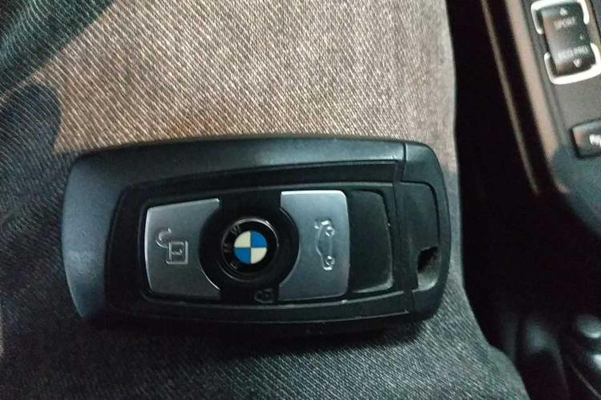 Used BMW 3 Series GT 2016 320i Fashion Model Vehicle Key