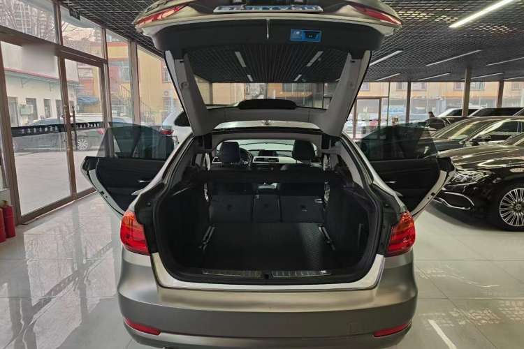 Used BMW 3 Series GT 2016 320i Fashion Model Interior 2