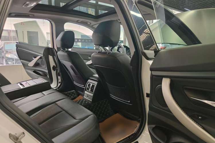 Used BMW 3 Series GT 2016 320i Fashion Model Interior 5