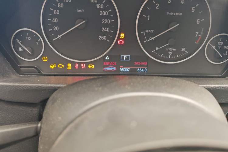 Used BMW 3 Series GT 2016 320i Fashion Model Odometer Close Up