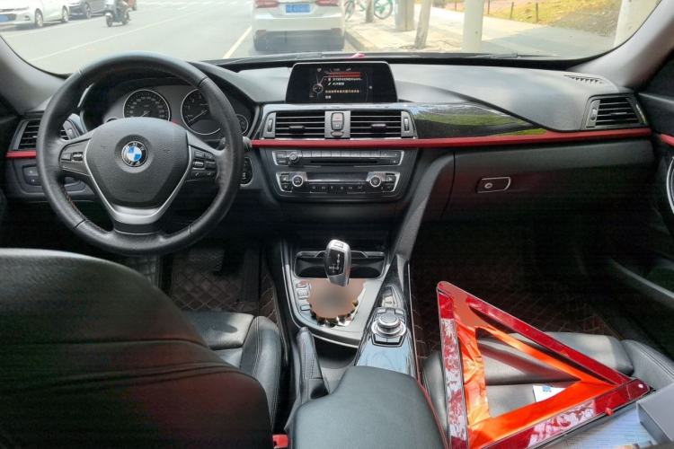 Used BMW 3 Series GT 2016 320i Design Package Edition Center Console