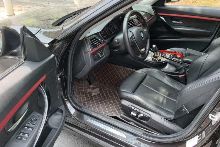 Used BMW 3 Series GT 2016 320i Design Package Edition Driver Seat