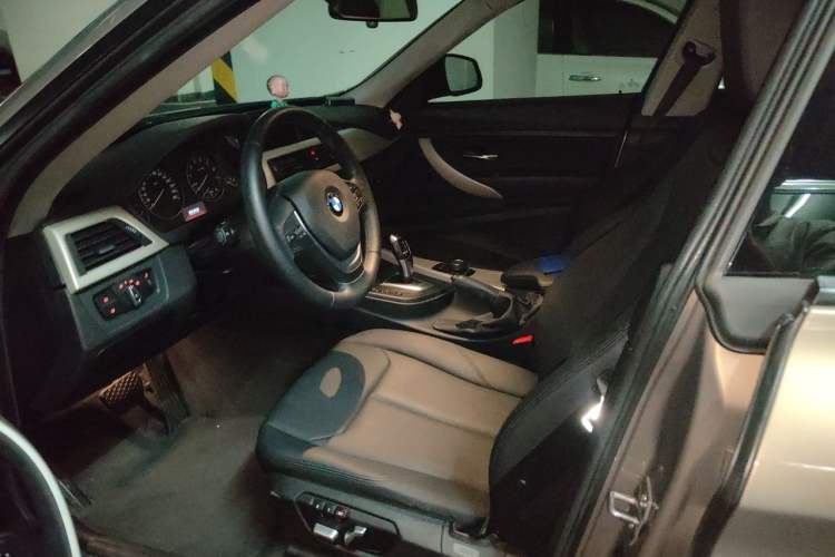 Used BMW 3 Series GT 2016 320i Fashion Model Left Front Seat