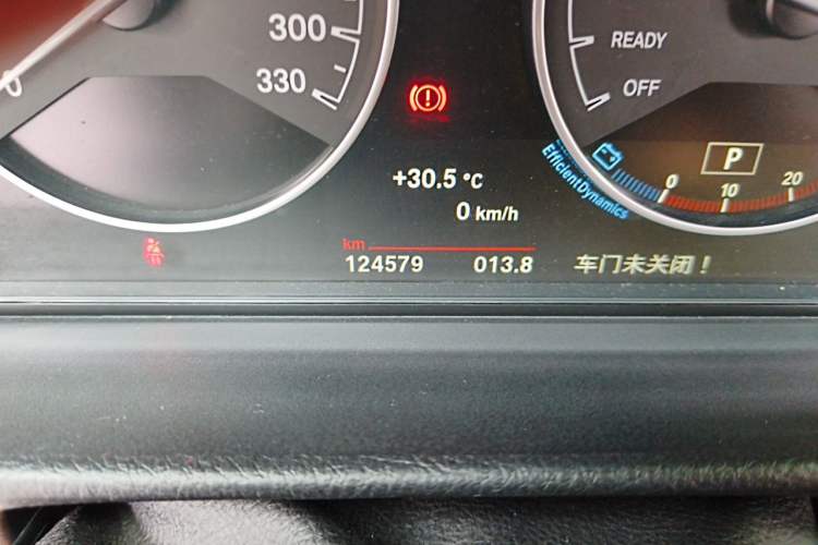 Used BMW 3 Series GT 2016 328i Design Package Model Odometer Close Up