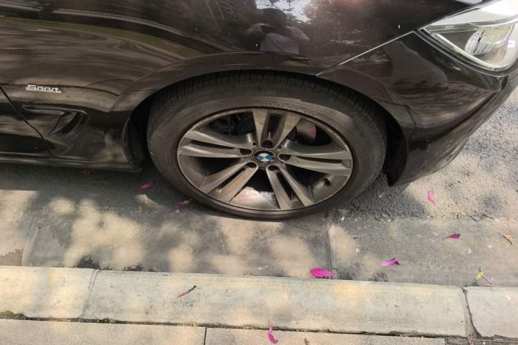 Used BMW 3 Series GT 2016 320i Design Package Edition Right Front Wheel Hub