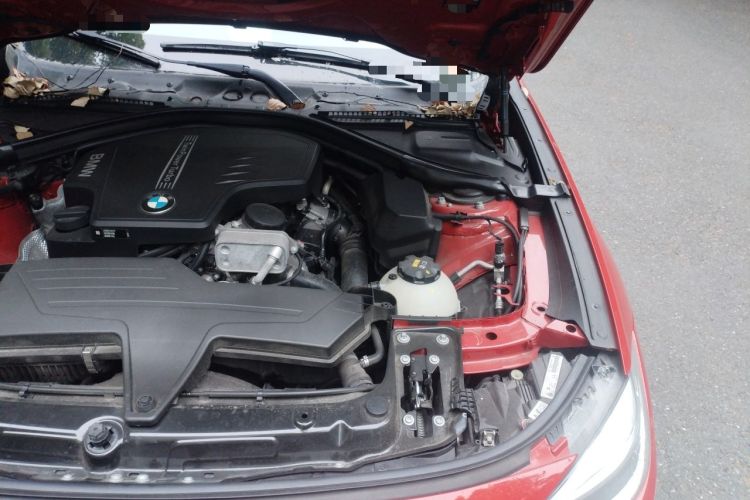 Used BMW 3 Series GT 2016 320i Fashion Model Engine Bay Left