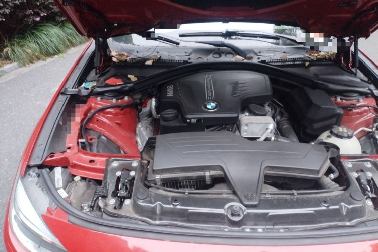 Used BMW 3 Series GT 2016 320i Fashion Model Engine Bay Right