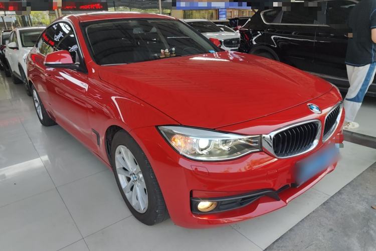 Used BMW 3 Series GT 2016 320i Fashion Model Front Right 45 Deg
