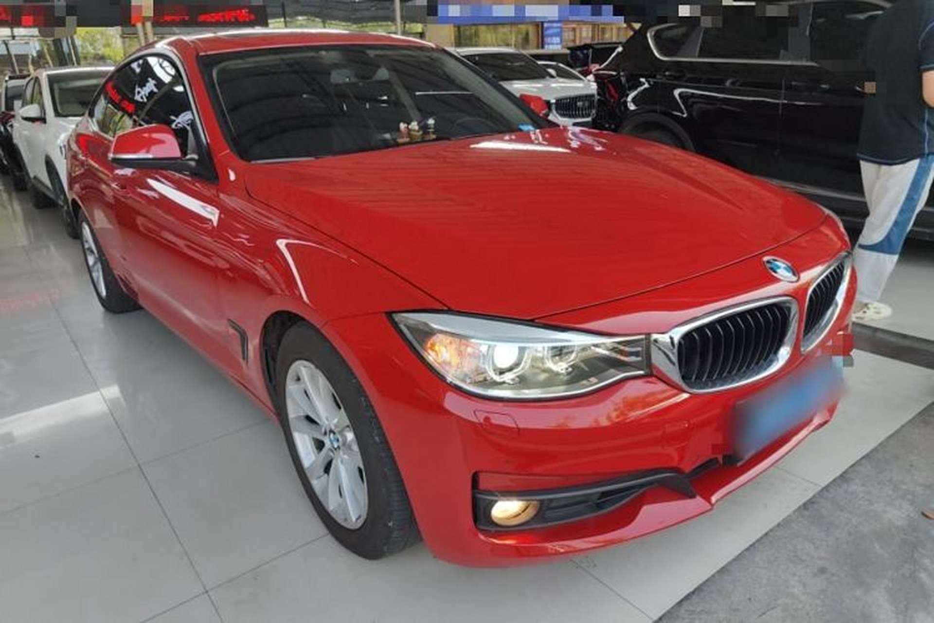 Used BMW 3 Series GT 2016 320i Fashion Model Front Right 45 Deg